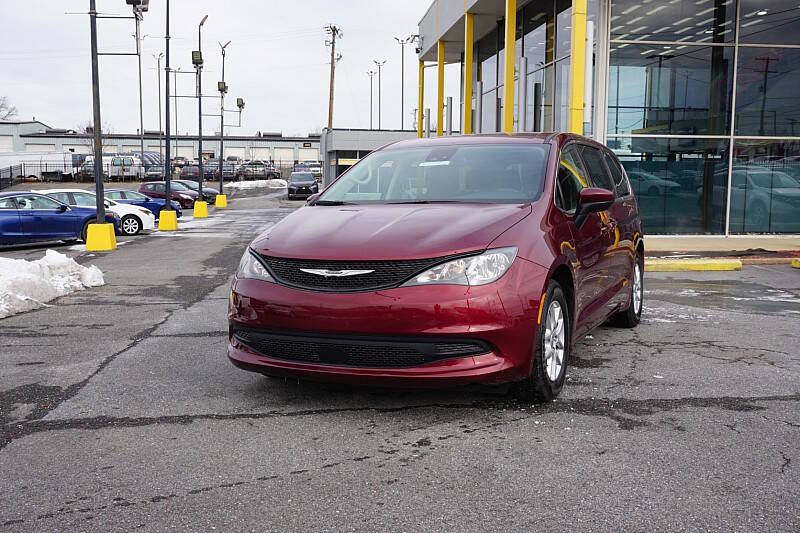 2023 Chrysler Pacifica Plug-In Hybrid for sale at CarSmart in Temple Hills MD