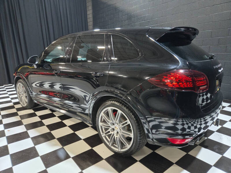 2013 Porsche Cayenne GTS