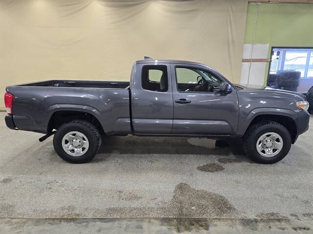 2017 Toyota Tacoma SR