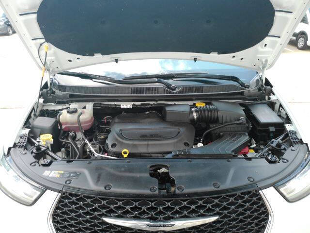 2025 Chrysler Pacifica Select