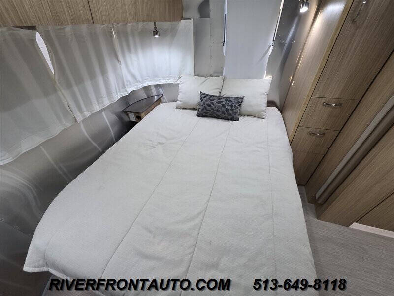 2018 Airstream Flying Cloud 25FB