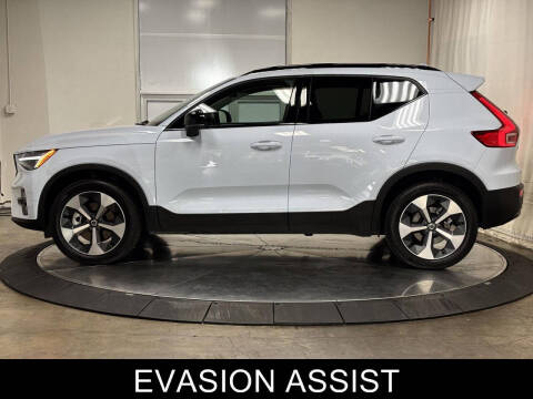 2026 Volvo XC40 B5 Plus