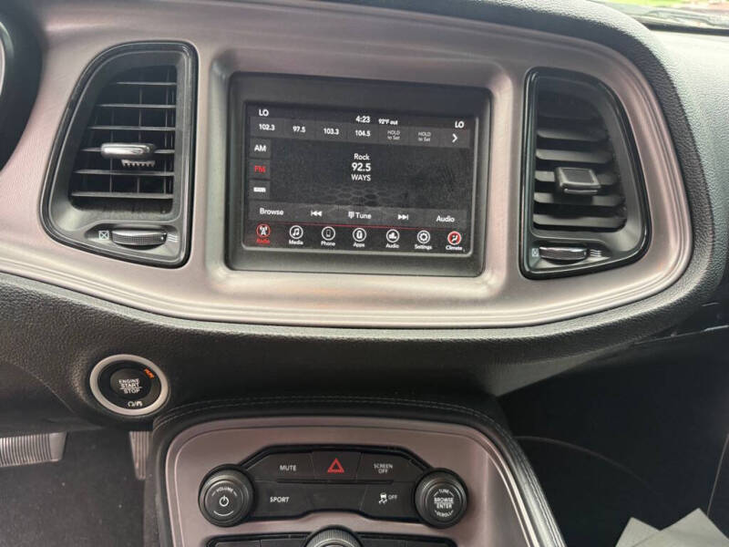 2023 Dodge Challenger SXT