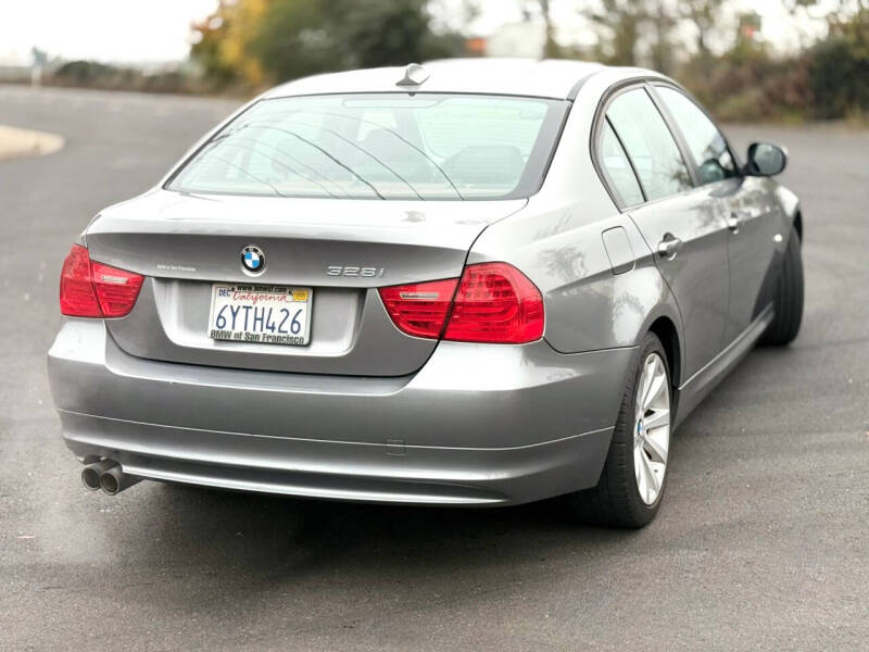 2011 BMW 3 Series 328i