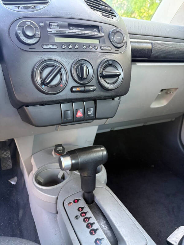 2004 Volkswagen New Beetle GL