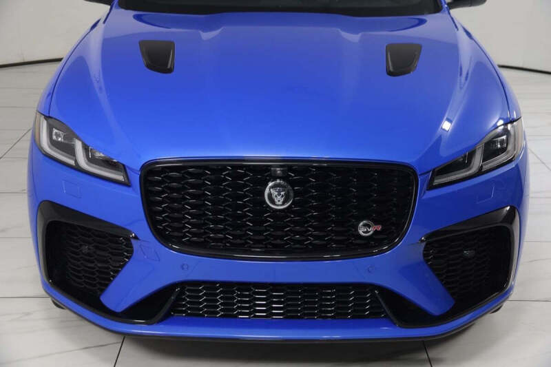 2024 Jaguar F-PACE SVR