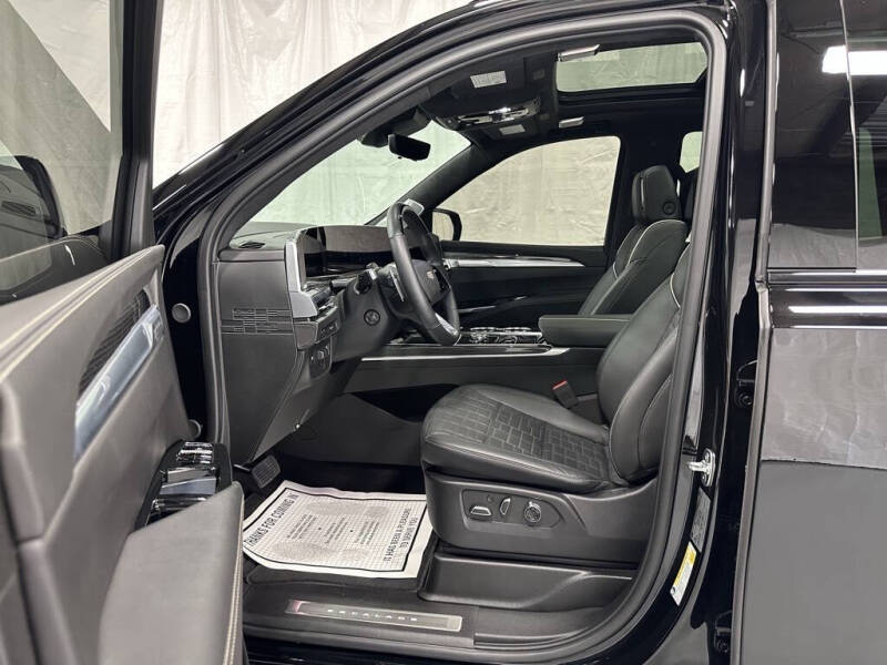 2025 Cadillac Escalade-V