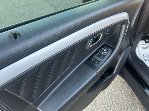 2018 Ford Taurus SEL