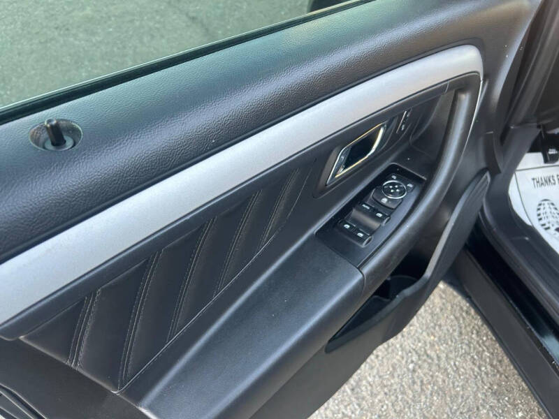 2018 Ford Taurus SEL