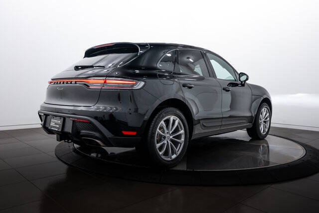 2025 Porsche Macan
