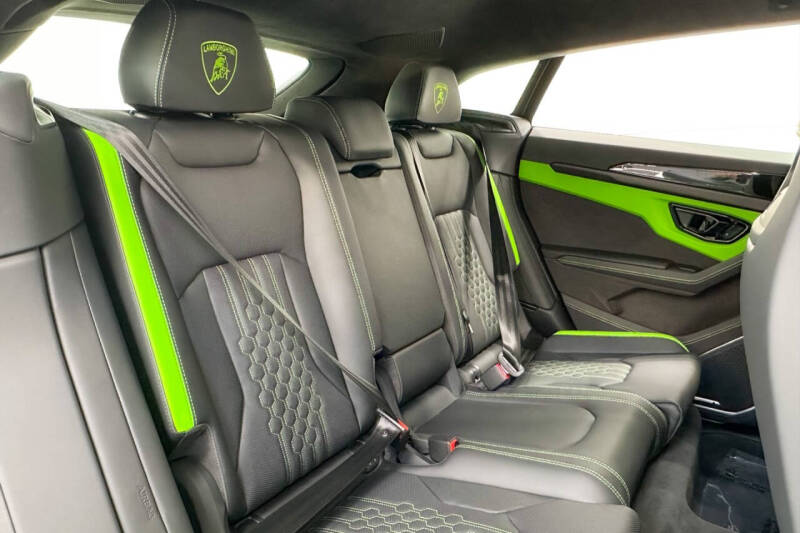 2025 Lamborghini Urus SE