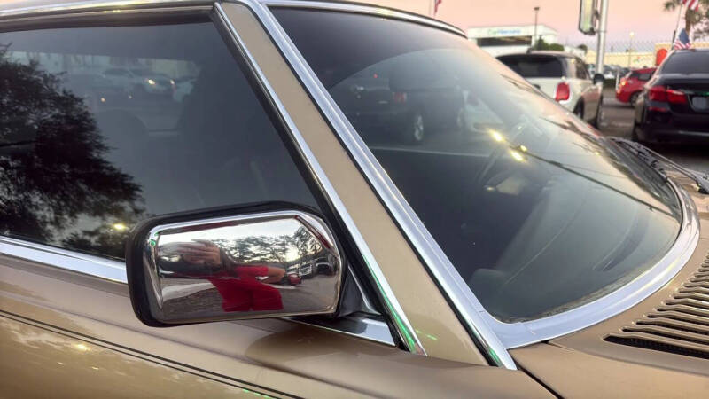 1986 Mercedes-Benz 560-Class 560 SL