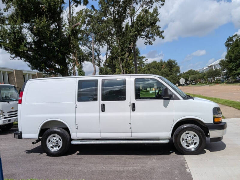 2025 Chevrolet Express 2500