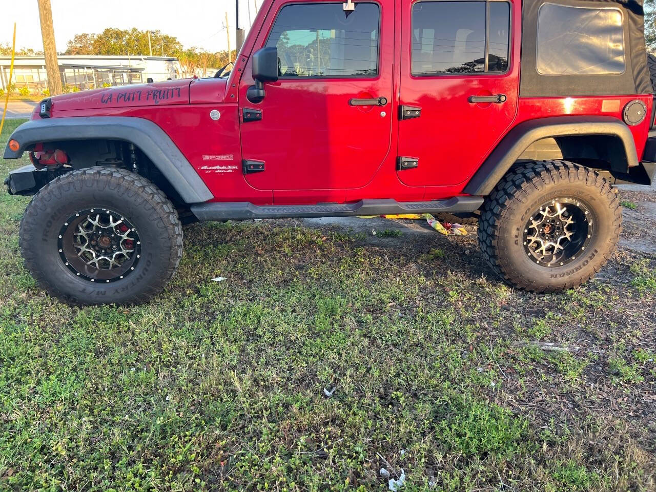 2011 Jeep Wrangler Unlimited Sport photo 11