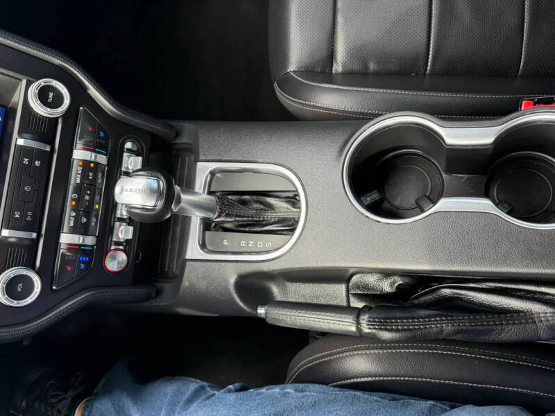2022 Ford Mustang