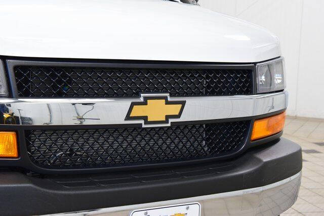 2025 Chevrolet Express 2500