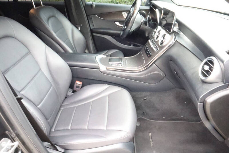 2020 Mercedes-Benz GLC GLC 300