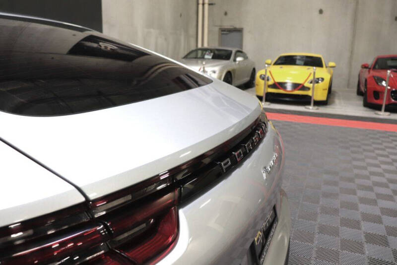 2019 Porsche Panamera 4