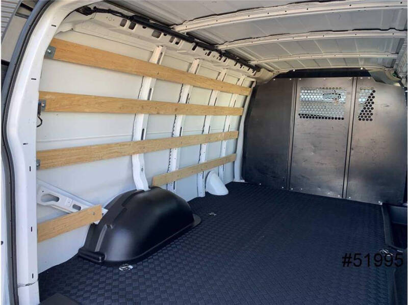 2023 GMC Savana 2500