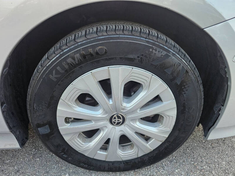 2019 Toyota Prius LE