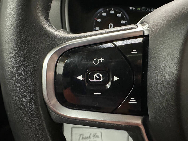 2016 Volvo XC90 T5 Momentum