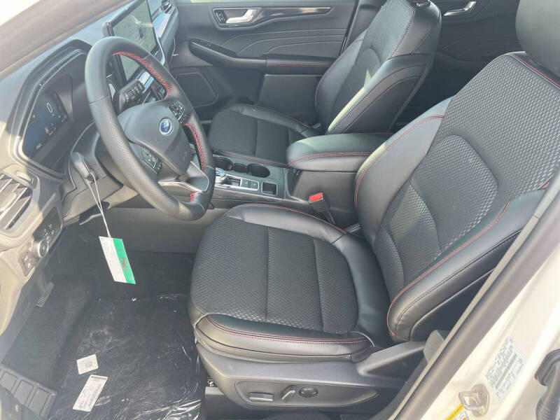 2026 Ford Escape Hybrid ST-Line Select