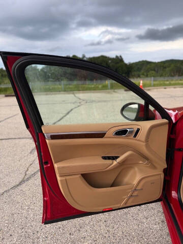 2013 Porsche Cayenne GTS