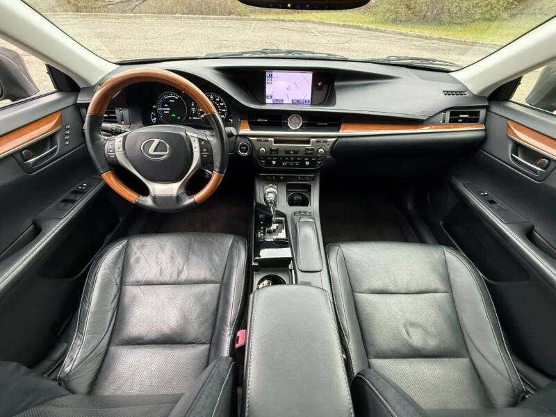 2013 Lexus ES 300h