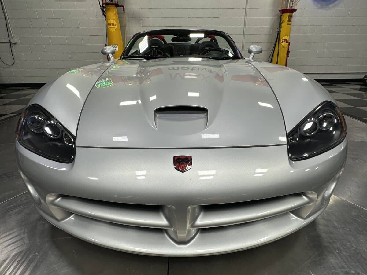 2005 Dodge Viper 54