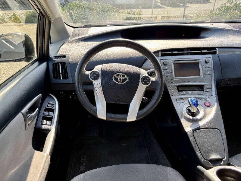 2014 Toyota Prius Plug-in Hybrid Advanced