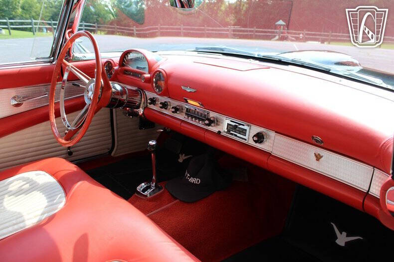 1956 Ford Thunderbird