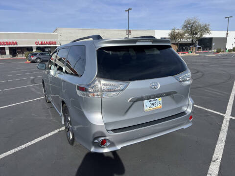 2016 Toyota Sienna SE Premium 8-Passenger