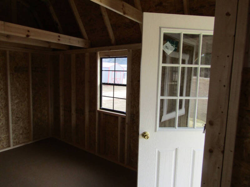 12 x 24 lofted barn w/ deluxe playhouse pkg