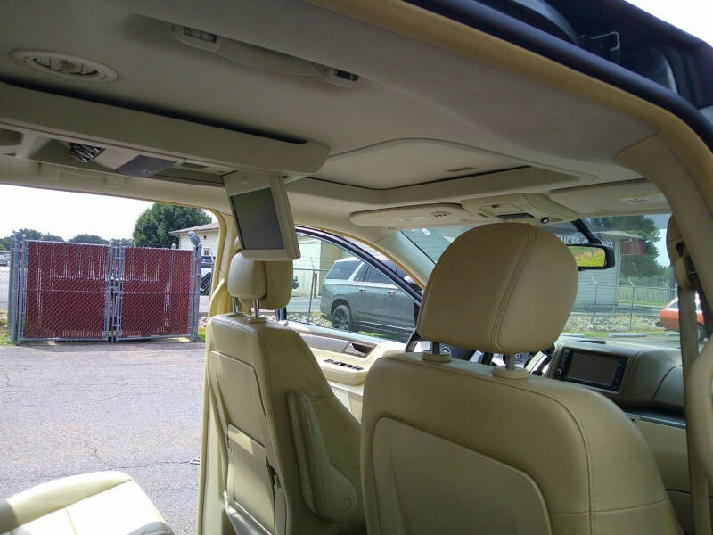 2009 Volkswagen Routan SEL