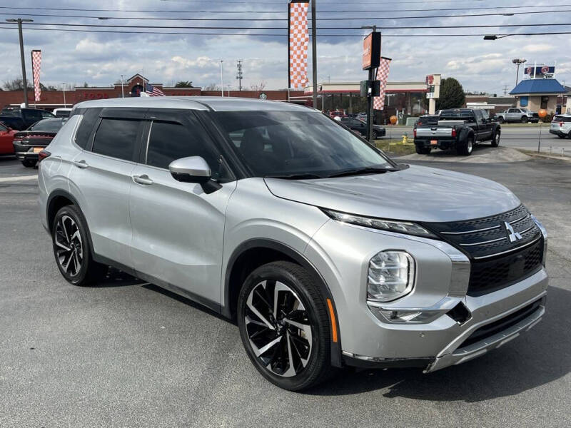 2022 Mitsubishi Outlander SE