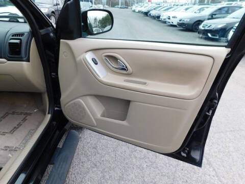 2005 Mazda Tribute s