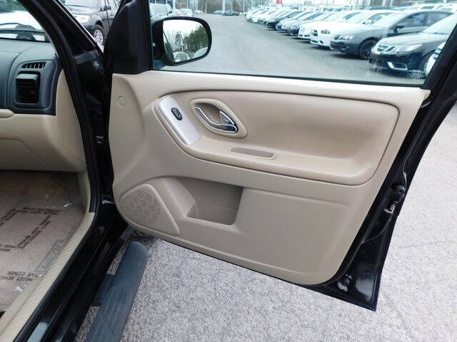 2005 Mazda Tribute s