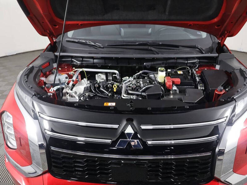 2025 Mitsubishi Outlander ES