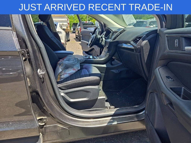 2020 Ford Edge SE