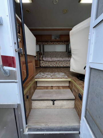 2000 Winnebago Adventurer