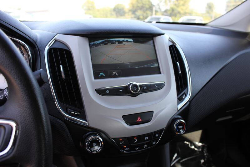 2017 Chevrolet Cruze LS Auto