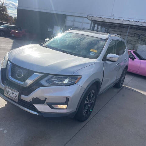 Nissan Rogue's photo