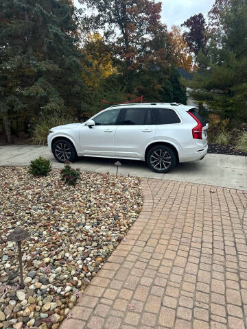 2017 Volvo XC90 T6 Momentum