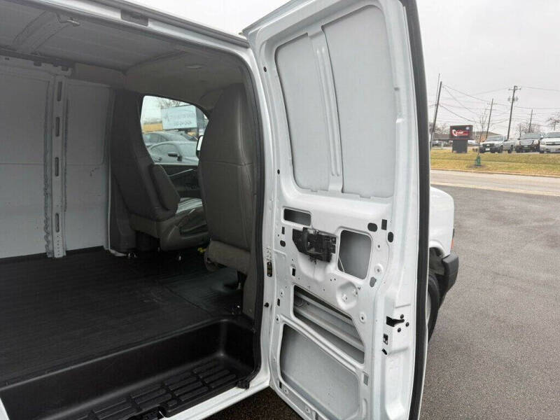 2022 Chevrolet Express 2500