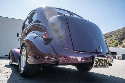1937 Plymouth Deluxe