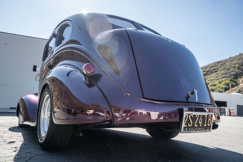 1937 Plymouth Deluxe