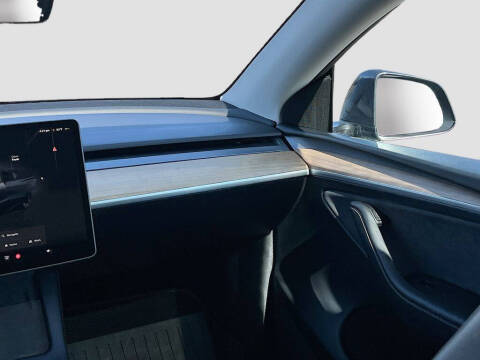 2025 Tesla Model Y Long Range