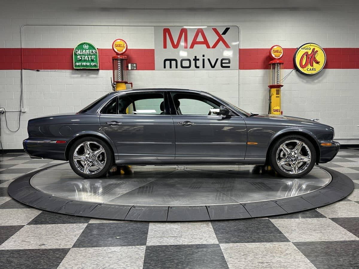 2005 Jaguar XJ-Series 8