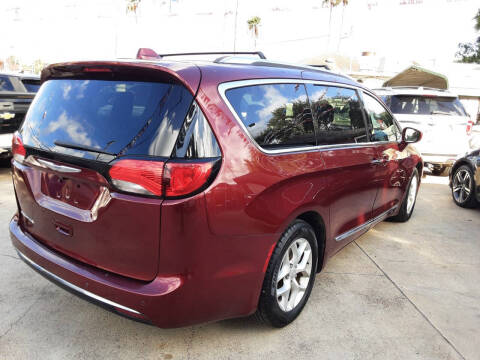 2020 Chrysler Pacifica Touring L