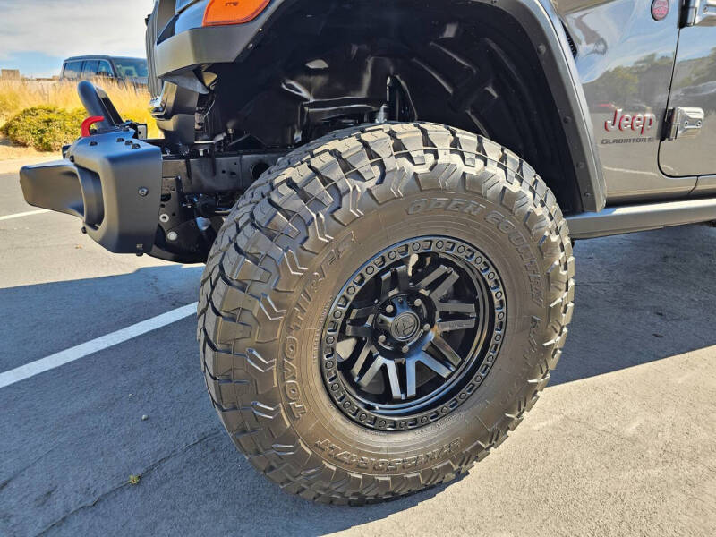 2024 Jeep Gladiator